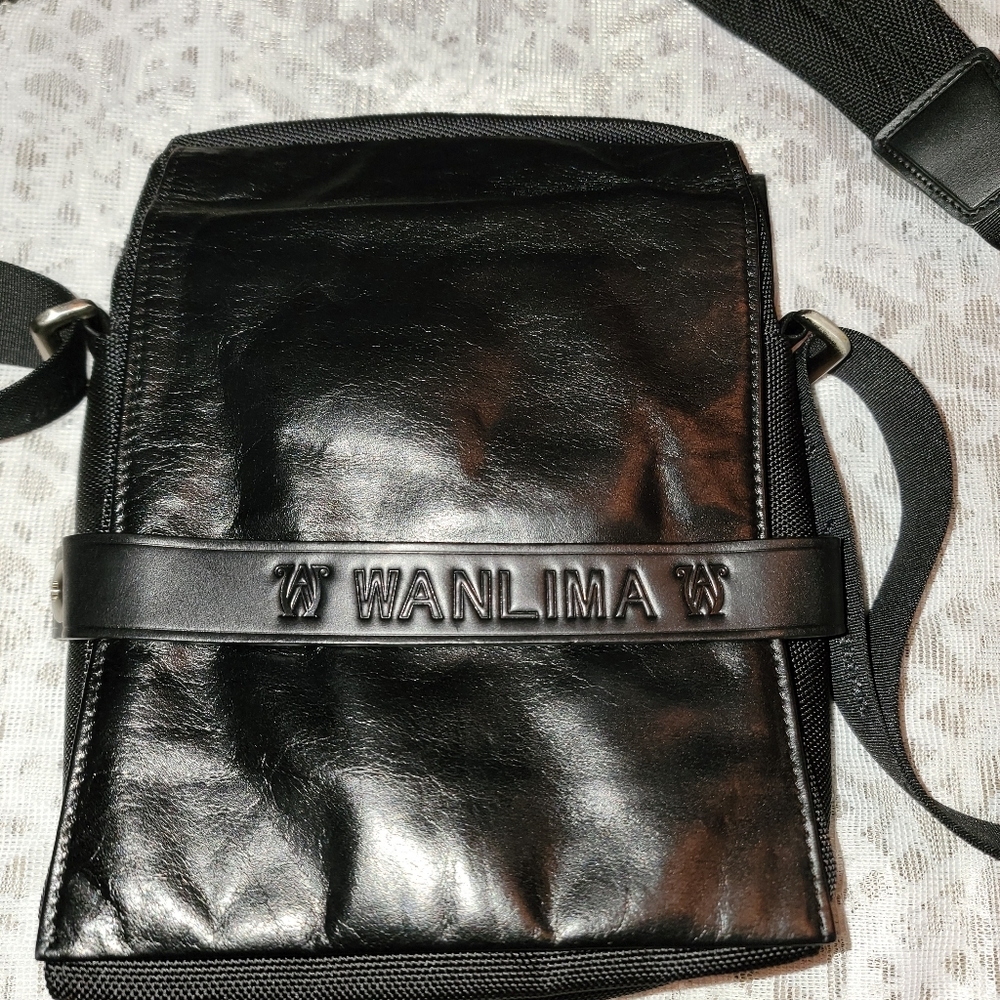 Wanlima Black Italian Leather Crossbody Bag